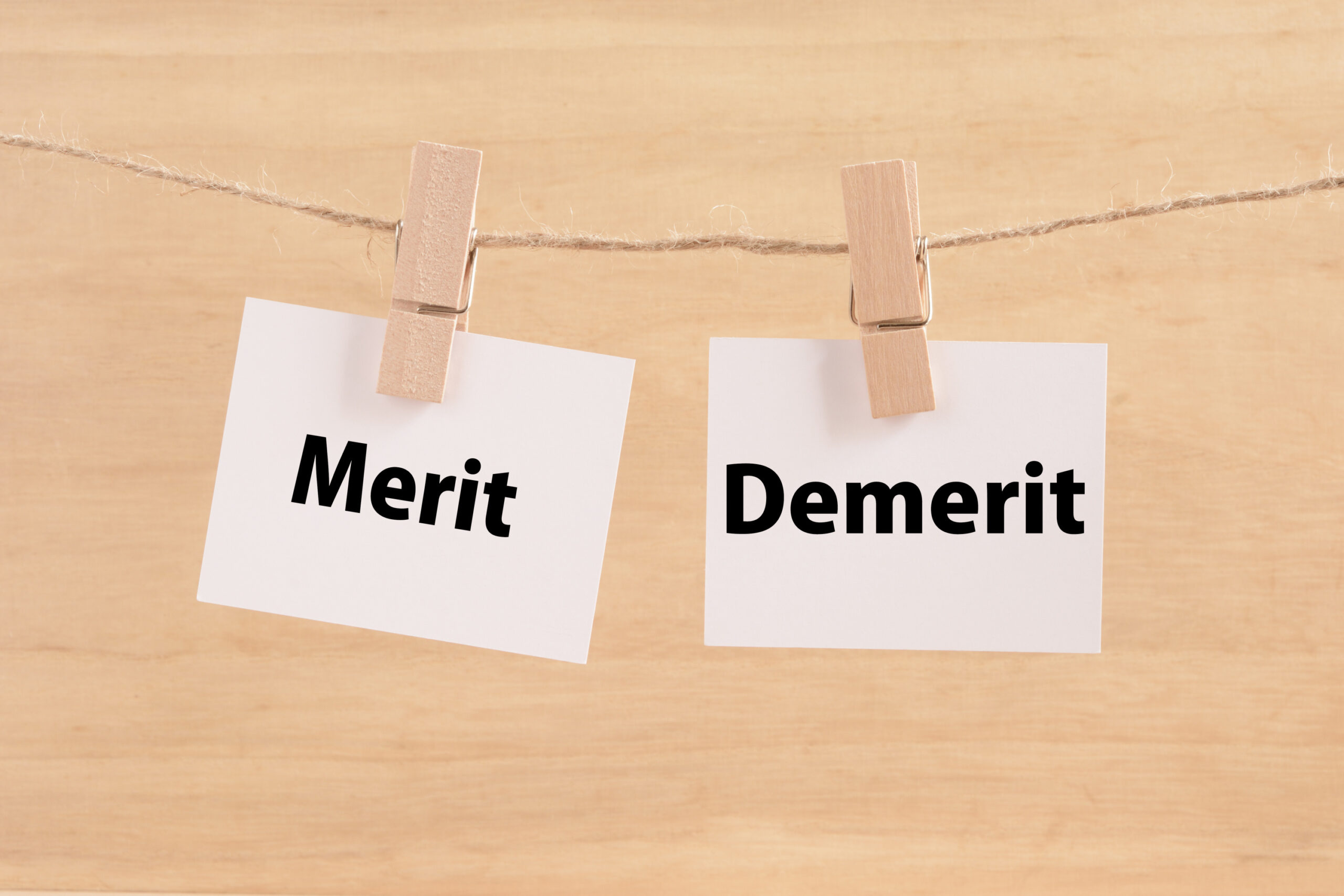 MeritとDemerit の札