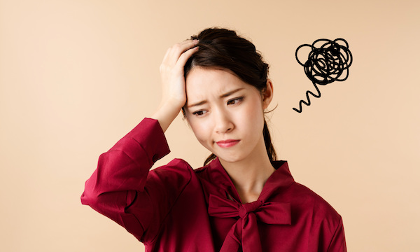 マウスピース矯正後に後戻りした女性
